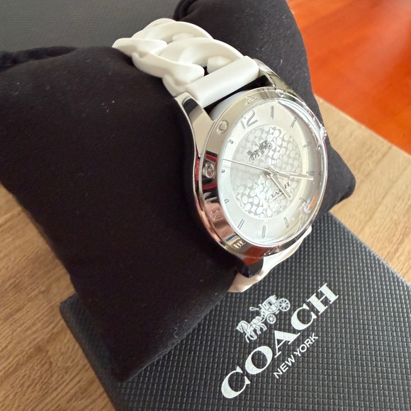 Coach Maddy Watch - Picture 4 of 8